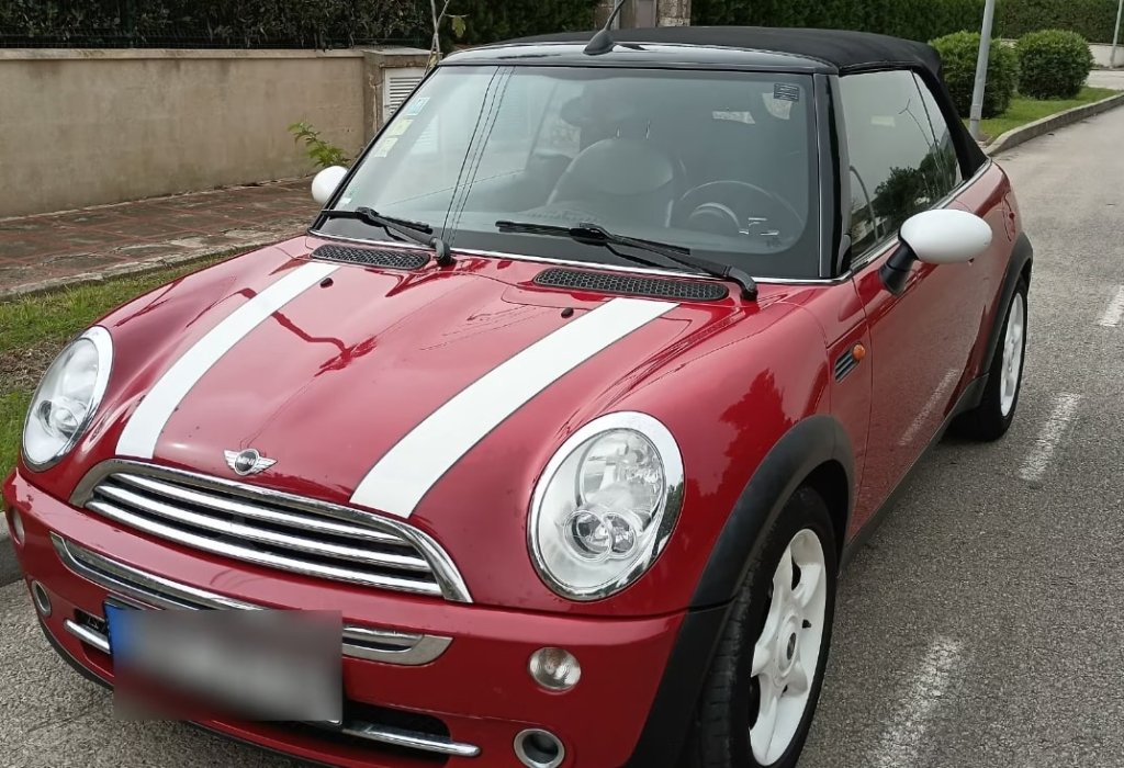 Mini Cooper Convertible 1st owner garage-kept special edition