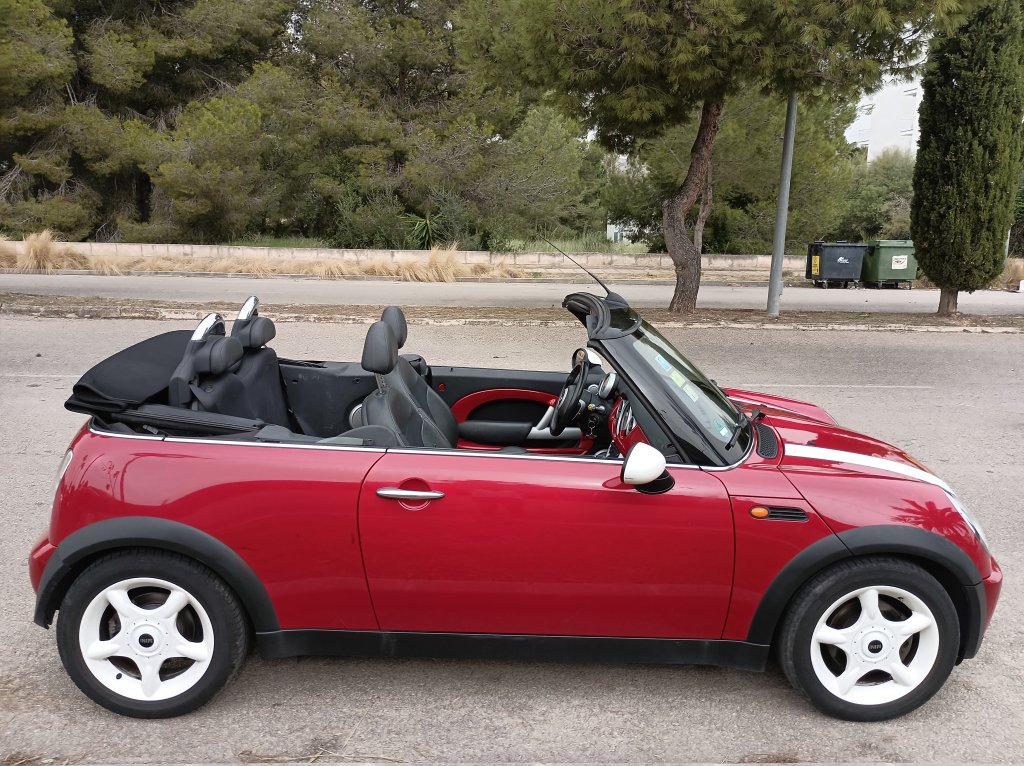 Mini Cooper Convertible 1st owner garage-kept special edition