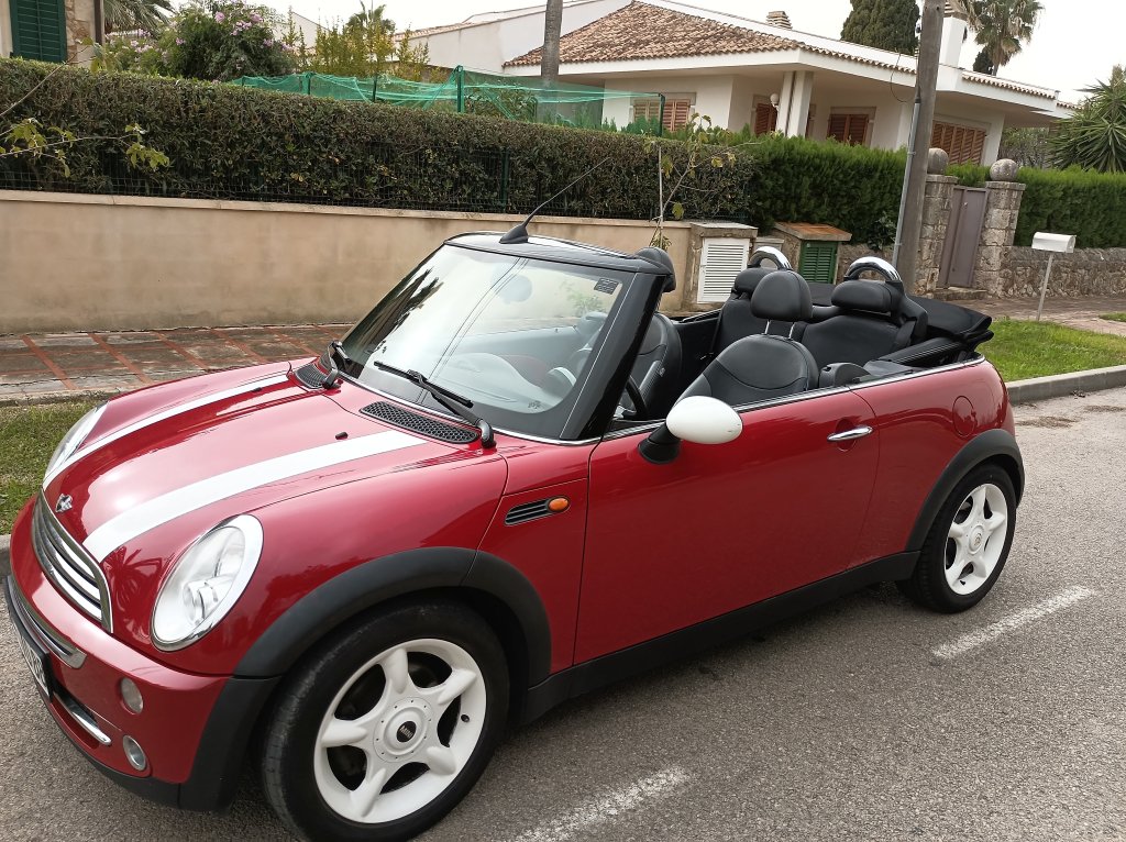 Mini Cooper Convertible 1st owner garage-kept special edition