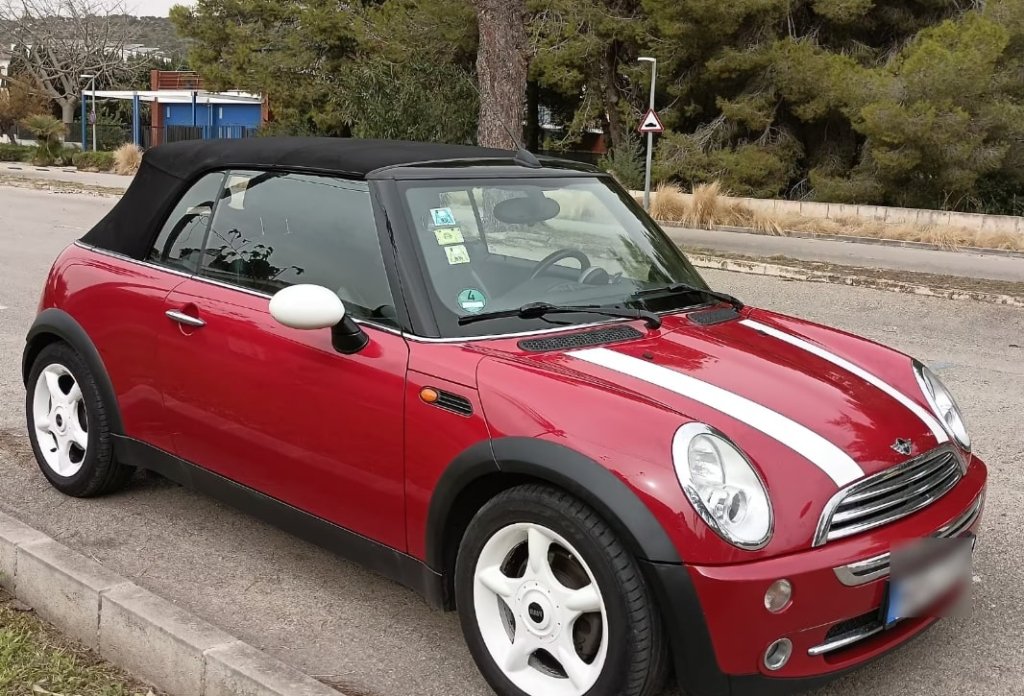 Mini Cooper Convertible 1st owner garage-kept special edition
