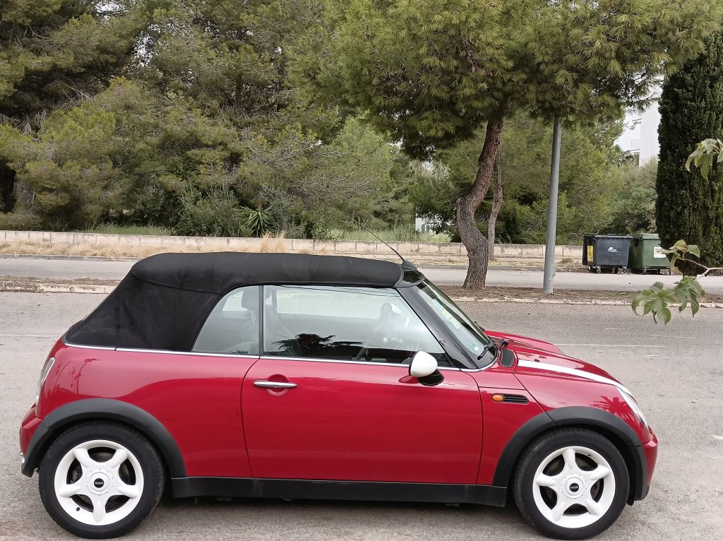 Mini Cooper Convertible 1st owner garage-kept special edition