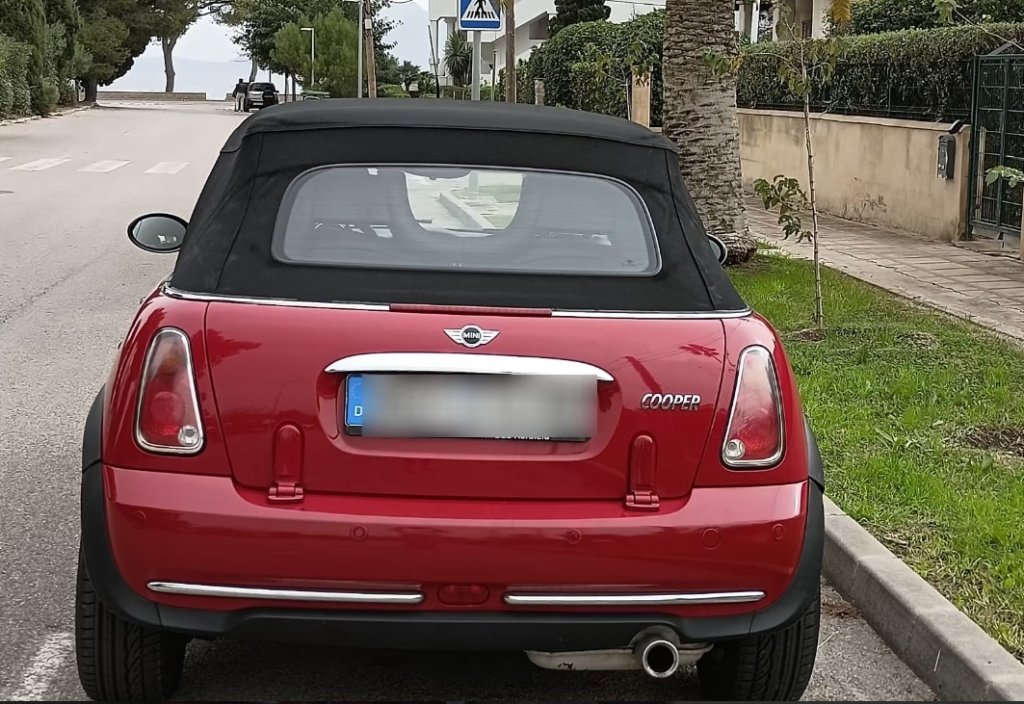 Mini Cooper Convertible 1st owner garage-kept special edition