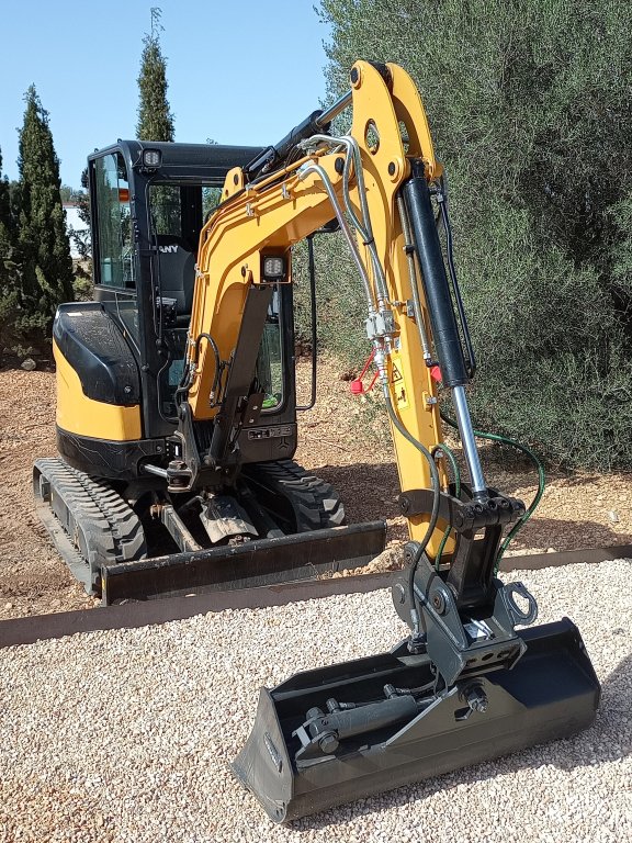 Mini excavator # Telescopic loader & trailer - Rental