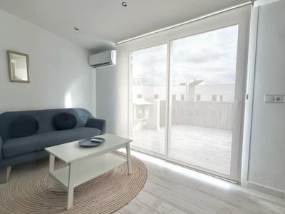 Modern bright attic apartment in S´Illot