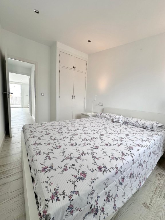 Modern bright attic apartment in S´Illot