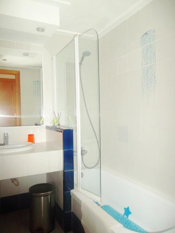 Moderno y luminoso apartamento en planta baja con piscina comunitaria en Cala Dor -- AP 33 VK