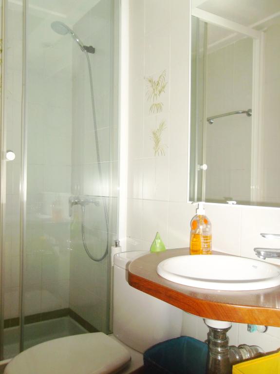 Moderno y luminoso apartamento en planta baja con piscina comunitaria en Cala Dor -- AP 33 VK