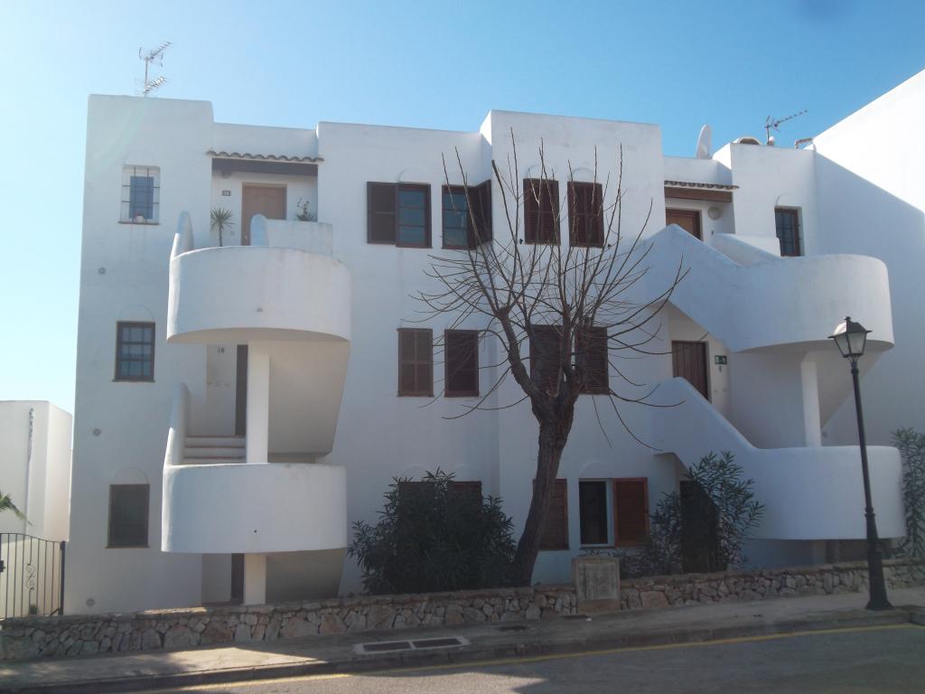 Moderno y luminoso apartamento en planta baja con piscina comunitaria en Cala Dor -- AP 33 VK