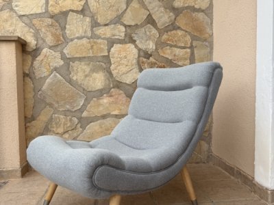 Modern lounge chair from Zara Home – elegant design & supi condition