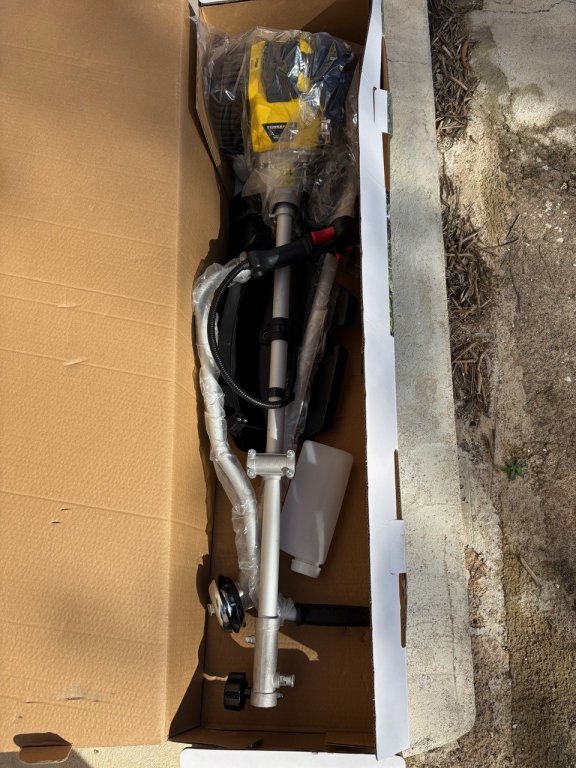 Desbrozadora / Cortabordes:  POWERPLUS  POWXG30412   -   NUEVO en caja