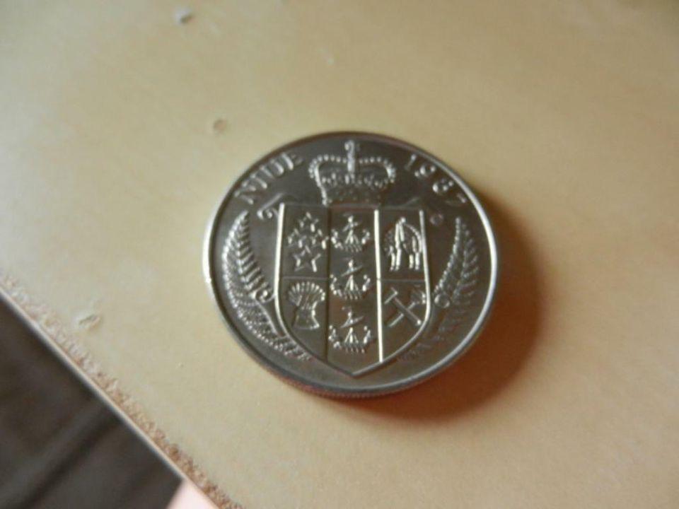 Moneda: Niue 5 Dollar 1987 "Steffi Graf - Juegos Olímpicos de 1988 - Seúl"