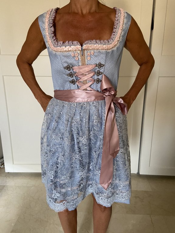 New KRÜGER Dirndl Size 42 Traditional Costume Embroidery