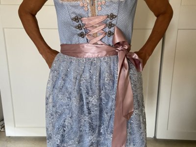 New KRÜGER Dirndl Size 42 Traditional Costume Embroidery