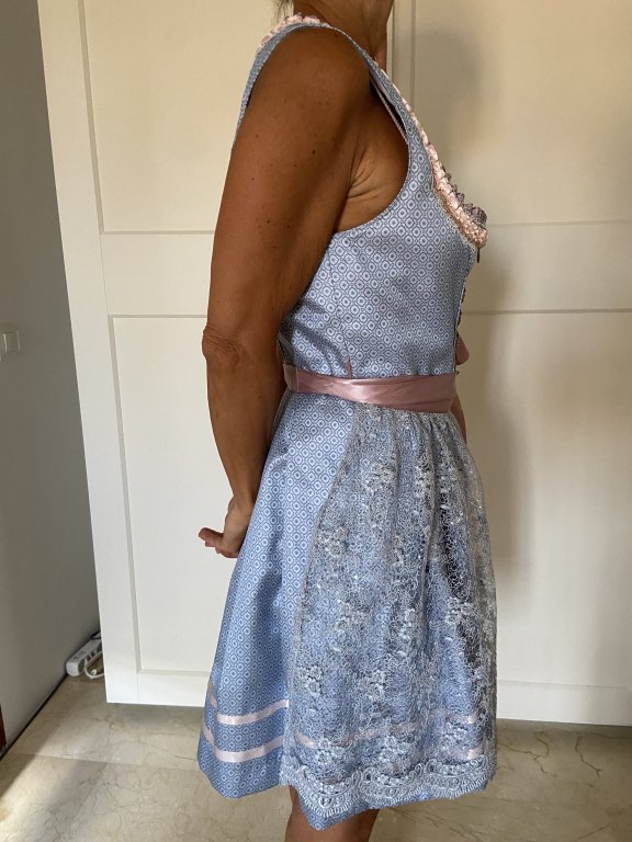 New KRÜGER Dirndl Size 42 Traditional Costume Embroidery