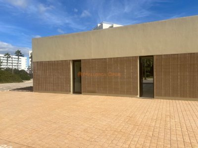 Newly built commercial premises in Cala Millor