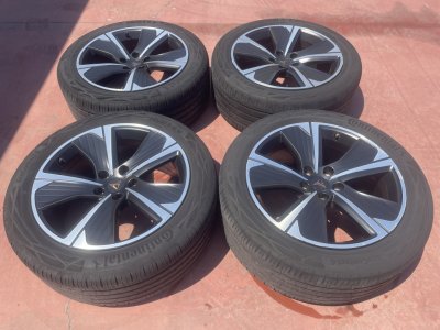 Original Seat Cupra wheels R18X8 ET40 with tires 245/45R18 96W.