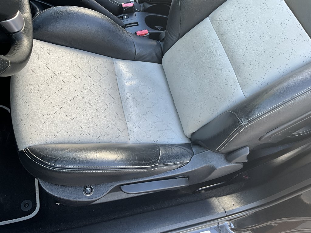 Peugeot 207 Cabrio,1st hand,optical+technical TOP,42,000 km,servicebook maintained