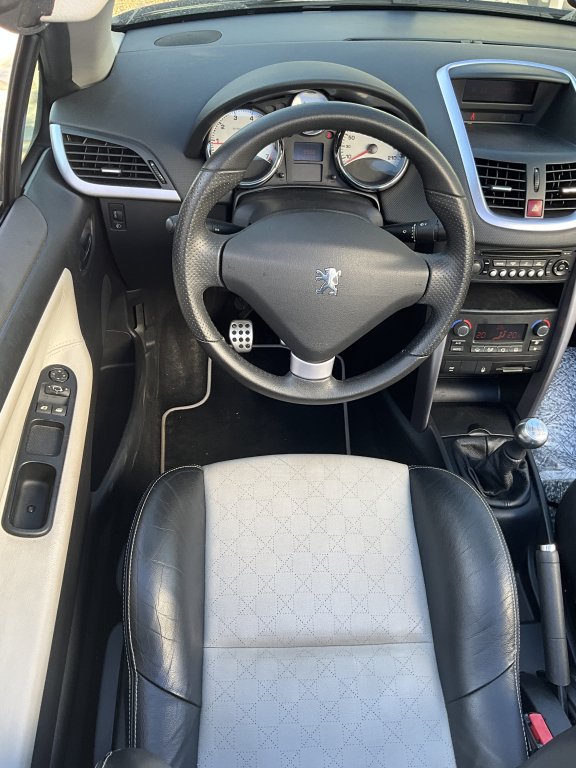 Peugeot 207 Cabrio,1st hand,optical+technical TOP,42,000 km,servicebook maintained