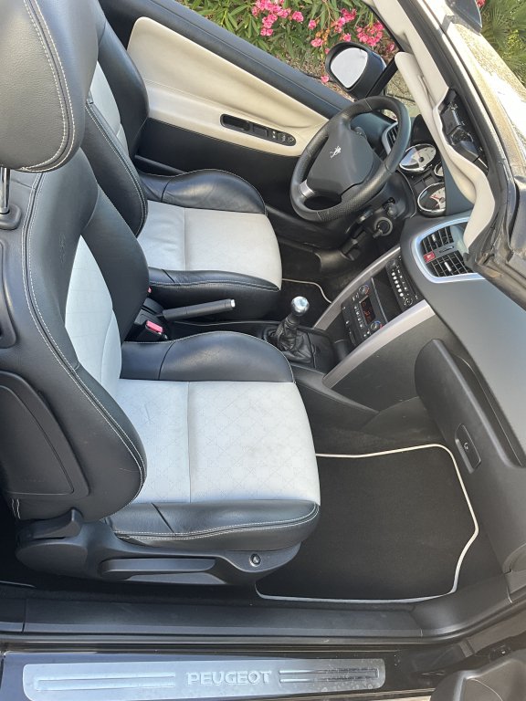 Peugeot Cabriolet 207 CC - Spanish plates, air conditioning, low mileage, model 2010, technically EXCELLENT CONDITION