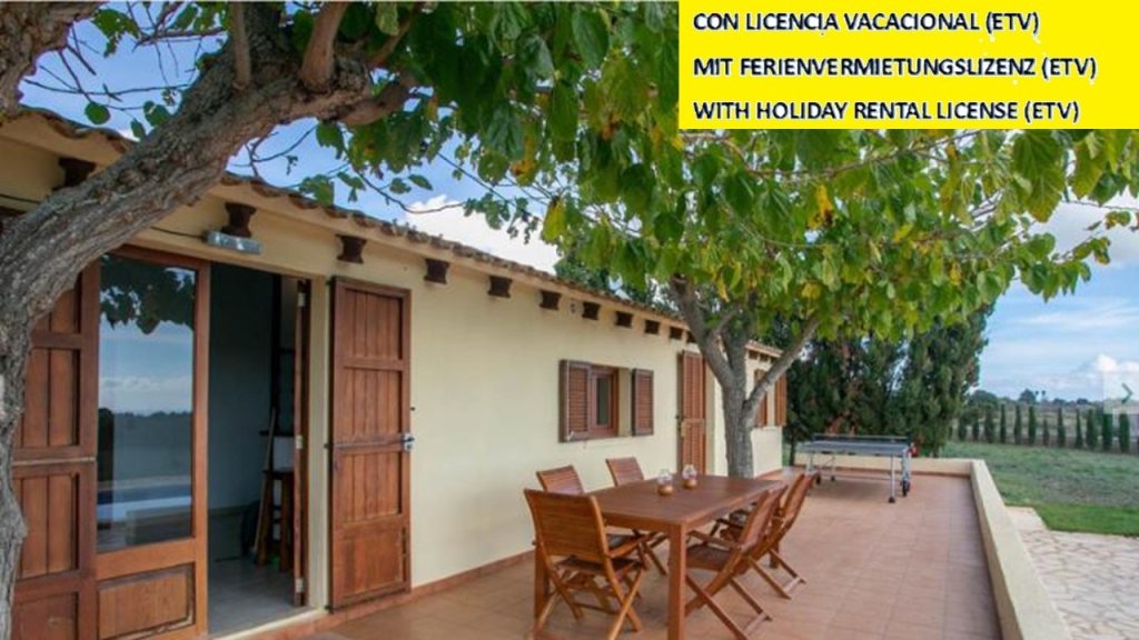 PORTOCRISTO: Finca rural cuidada con licencia de alquiler vacacional para 8 personas (solo venta)