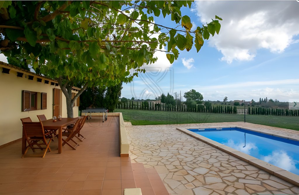 PORTOCRISTO: Finca rural cuidada con licencia de alquiler vacacional para 8 personas (solo venta)