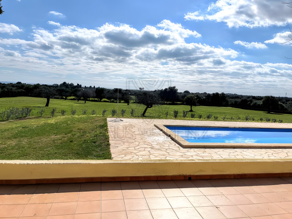 PORTOCRISTO: Finca rural cuidada con licencia de alquiler vacacional para 8 personas (solo venta)