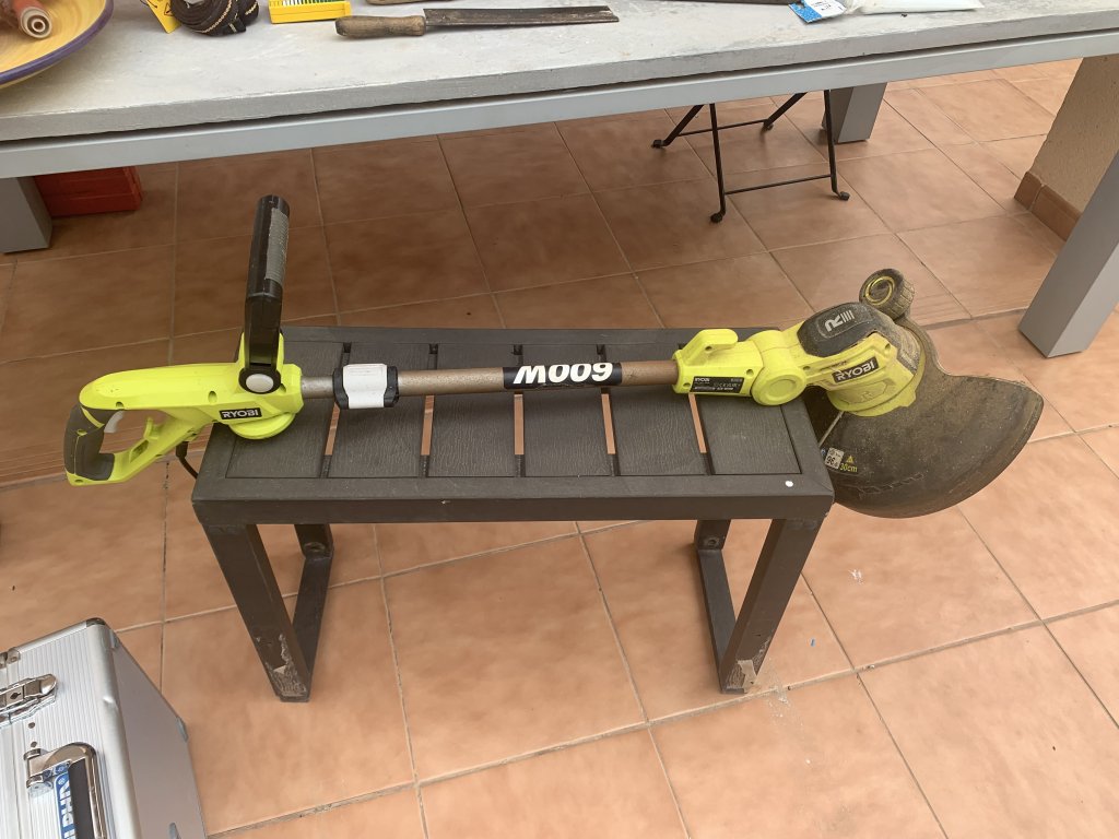 Cortador eléctrico RYOBI