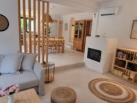 Saison/ Winter: Modernes, kleines Chalet in waldiger Zone von Cala LLombards --- CH 12 WT