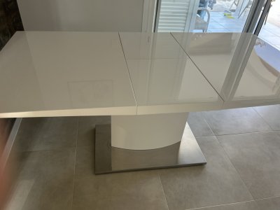 Table white