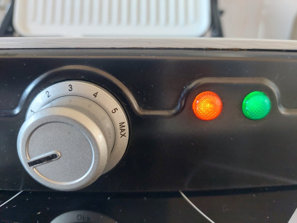 Parrilla de mesa con placas cerámicas Gourmetmaxx