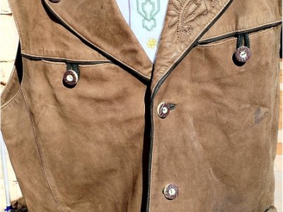 Traditional costume leather vest from Landhaus C&A Naturally, size L