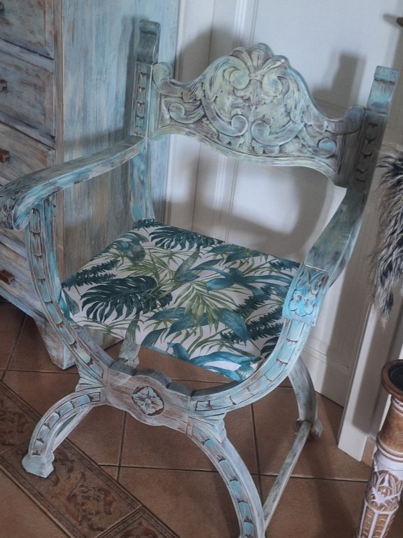 Unikat Vollholz Stuhl im einzigartigem Mallorca Styl