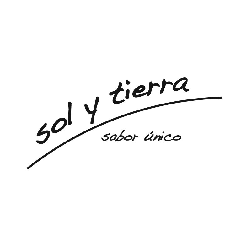 Salesperson for delicatessen shop in Pollença