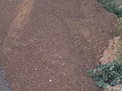 Verkauf von gesiebten und gemischten Erden, Öko-Kies.