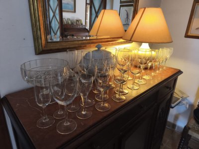 Distintas copas de cristal de Bohemia