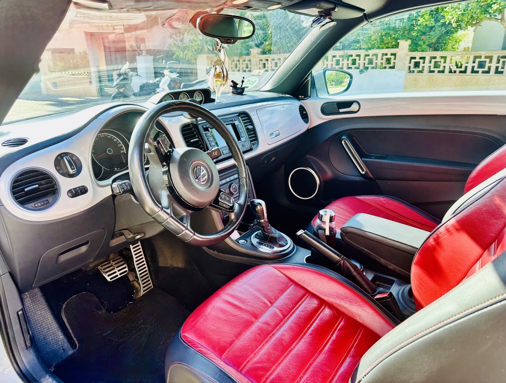 VW Beetle Convertible 2.0 TSI DSG Sport R-Line • 210 HP