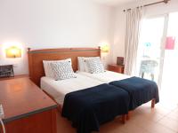 Winter season: Ground floor apartment with terrace near the harbour of Cala Dor --- AP 14 WT