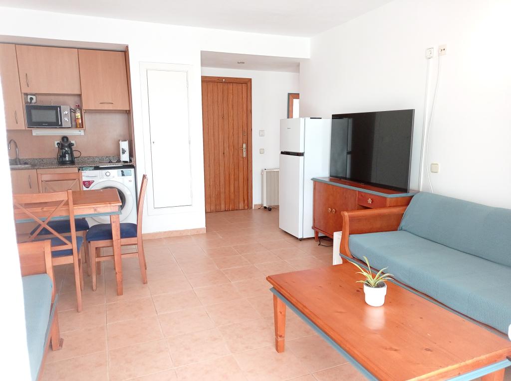 Winter season: Ground floor apartment with terrace near the harbour of Cala Dor --- AP 14 WT