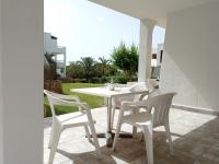 Winter season: Ground floor apartment with terrace near the harbour of Cala Dor --- AP 14 WT