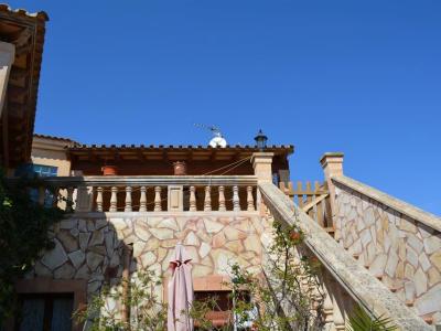 Apartment with bakery, restaurant, karaoke bar with sea view from the terrace