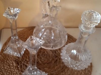 Wunderschöne Kristall Kerzenständer und Flaschen