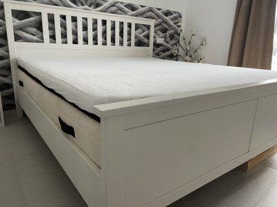 Zu verkaufen Doppelbett "Hemnes" - Holz, weiss
