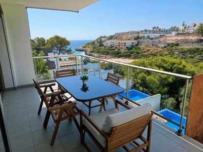 En alquiler: 1 chalet en primera línea de mar en Cala Mandia